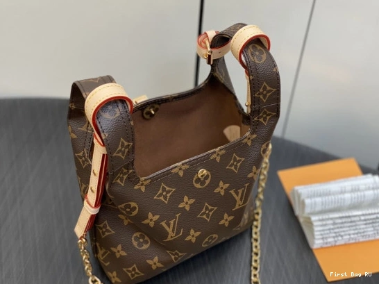 First bag Atlantis BB LOUIS VUITTON 0806